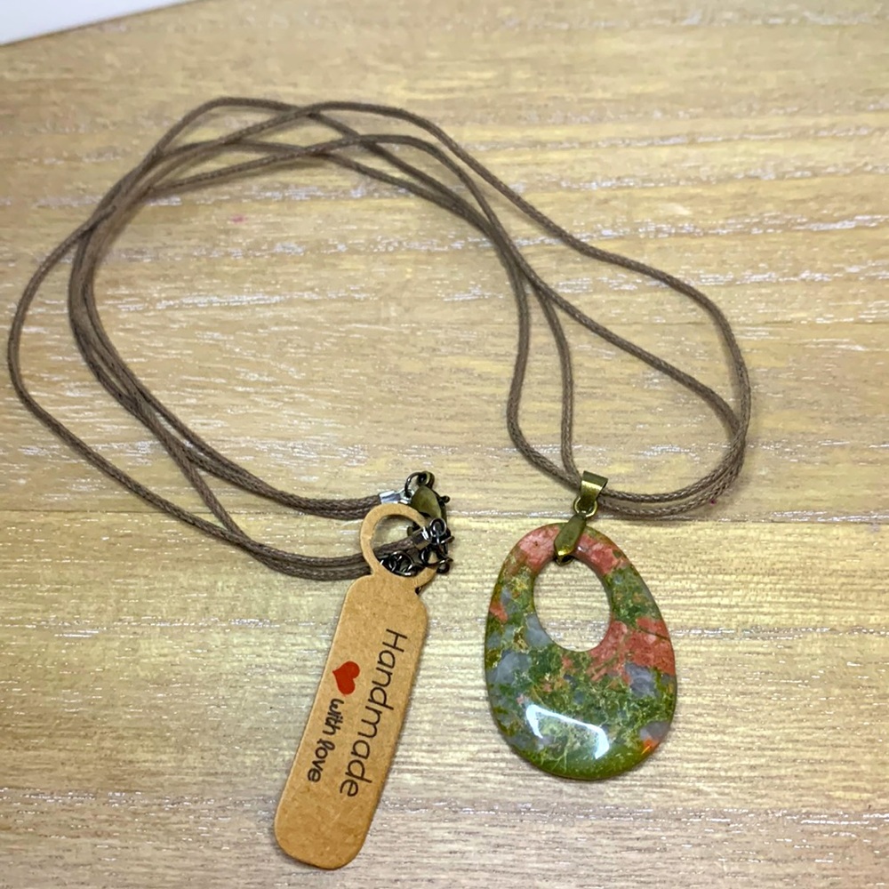 🍄Handmade necklace with natural stone UNAKITE